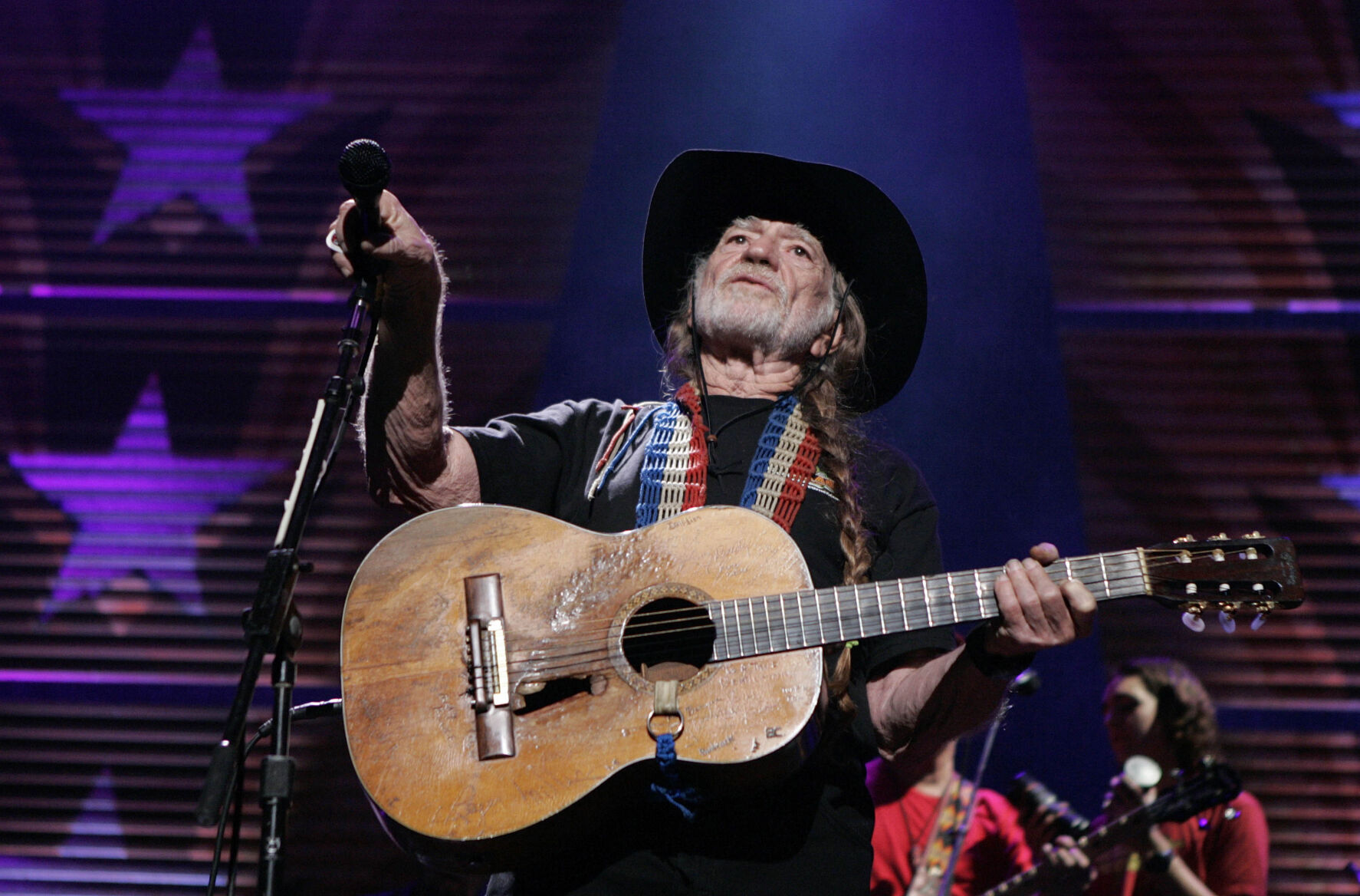 2005: Willie Nelson